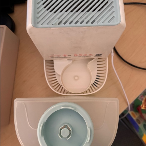 Canopy Bedside Humidifier - Picture 2 of 9